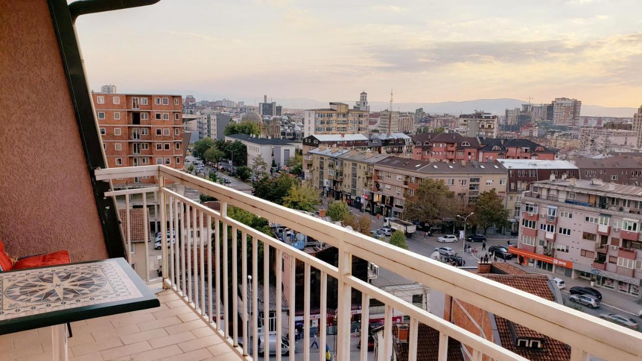 Spacious Downtown Apartment With A City View Приштина Экстерьер фото