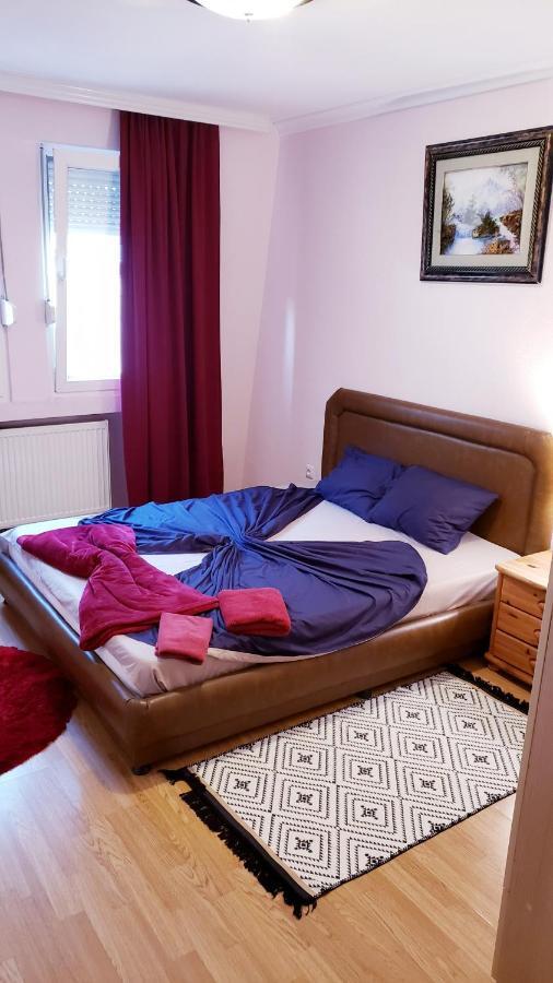 Spacious Downtown Apartment With A City View Приштина Экстерьер фото